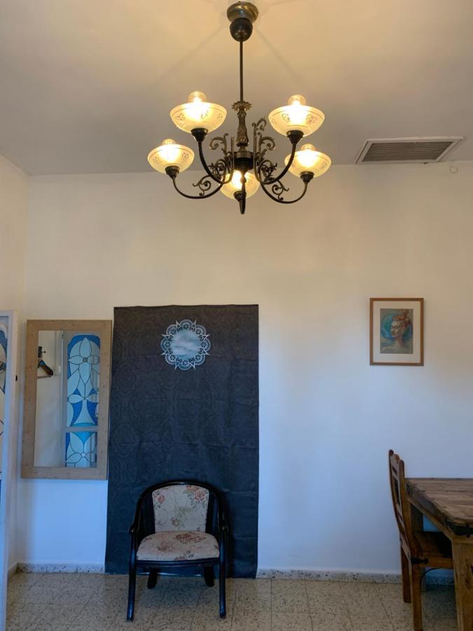 בית האבן העתיק מ-1885 עם מגונית פרטית בחצר Ros Pinna Kültér fotó