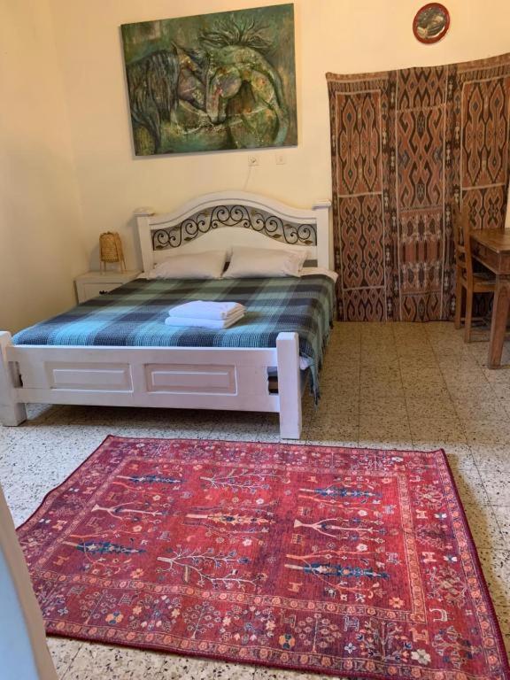 בית האבן העתיק מ-1885 עם מגונית פרטית בחצר Ros Pinna Kültér fotó